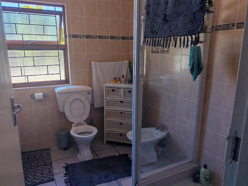 4 Bedroom Property for Sale in Sandbaai Western Cape